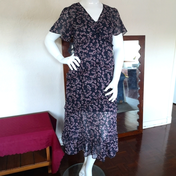 NWT Forcast floral dress - Picture 3 of 7
